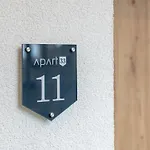 Apart33 2-11