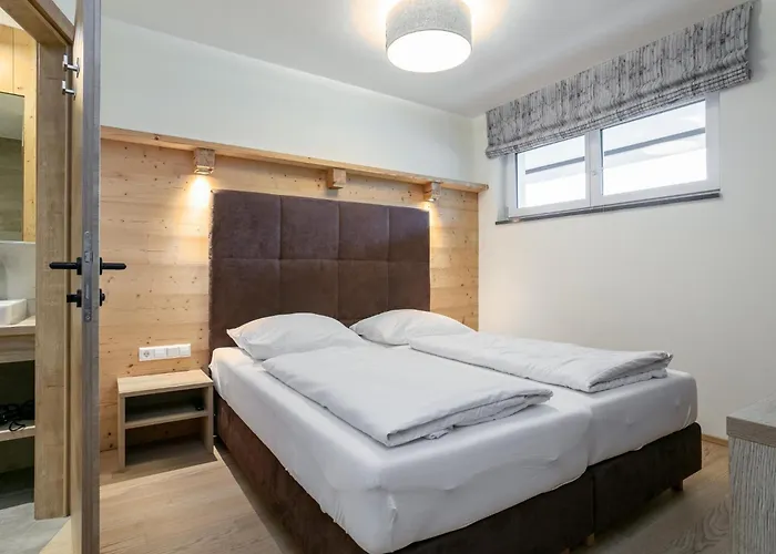 Apart33 2-11 Apartment